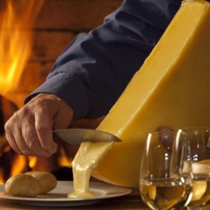 Phô mai Raclette & cách thưởng thức – Raclette etiquette